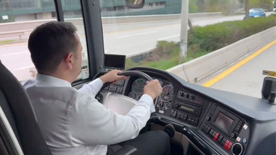 Ankara Milletvekili Akdoğan'ın ehliyetsiz sürdüğü otobüs gözaltına alındı! Ehliyetsiz sürüş, şerit ihlali ve gözaltı