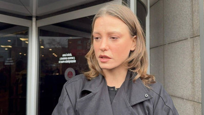 Serenay Sarıkaya kimdir? Paris’te tek başına görüntülendi!