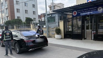 Bakan Yerlikaya duyurdu: Çakarlı aracını usulsüz kullanan şahsın çakarı iptal edildi