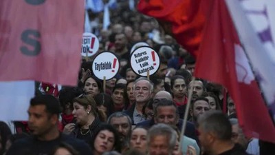 Kıbrıslı Türkler eğitim sistemi üzerine protesto düzenledi: "Kıbrıs laik kalacak"