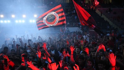 Hüseyin Eroğlu: "17. haftada 13. sıradayken şimdi ligi ikinci bitirip Süper Lig’e çıktık"
