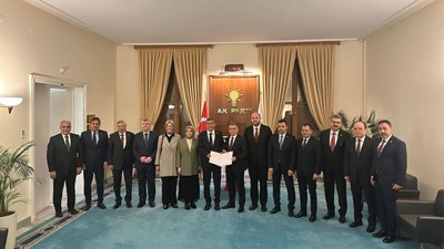 AK Parti'ye geçen Konya Milletvekili Hasan Ekici'ye "Bu karaktersizliği unutmayacağız" tepkisi