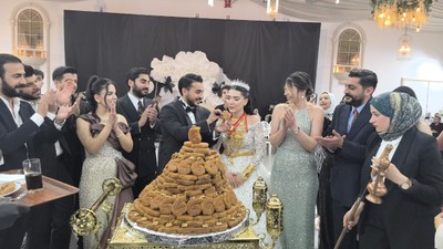 Düğün pastası yerine 21 kat burma tatlı
