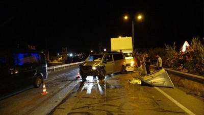 Antalya'da zincirleme kaza: 3 yaralı