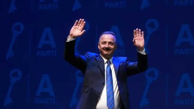 Anahtar Parti lideri Ağıralioğlu'ndan sert eleştiri: “Türkiye şantaj organizasyonuna döndü”