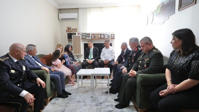 Bakanı Yerlikaya, Konya'da şehit ailesini ziyaret etti