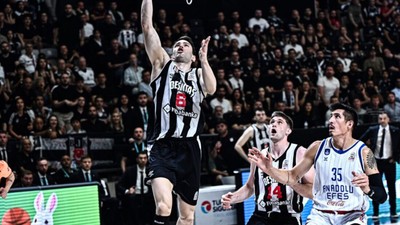 Beşiktaş Fibabanka, Anadolu Efes ile parkede kozlarını paylaşıyor