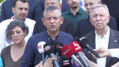 Özgür Özel ve Mansur Yavaş'tan Ferdi Zeyrek’e destek ziyareti: "Kalbimizin bir yanı kasılmış kaldı"