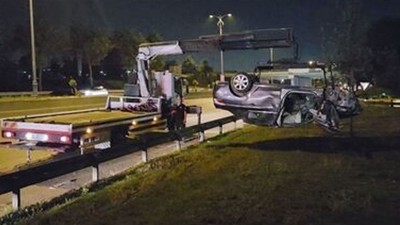 İstanbul'da kontrolden çıkan araç takla attı. 1 ölü, 3 yaralı
