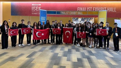 Lise öğrencileri Türkiye'ye 5 ödül kazandırdı