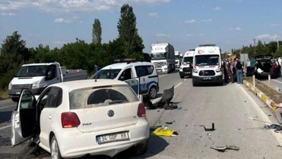Afyonkarahisar’da kavşakta feci kaza: 1 ölü