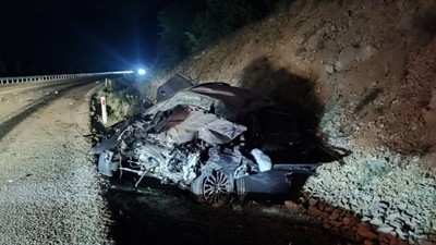 Konya'da yolcu otobüsüyle çarpışan otomobilin sürücüsü öldü, 8 kişi yaralandı