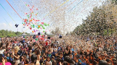 Ahlatlıbel Atatürk Parkı, miniklerin mezuniyet törenine ev sahipliği yaptı