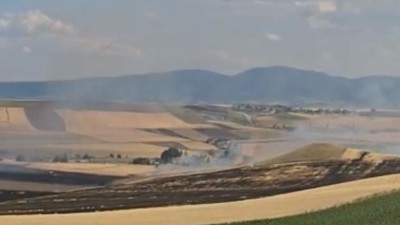 Çorum'da boş tarlada çıkan yangın söndürüldü