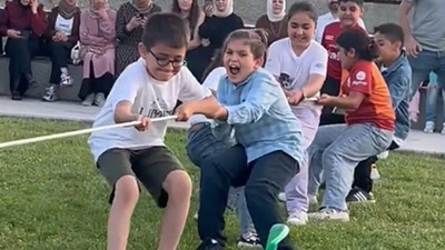 Kızılcahamam'da miniklerin mezuniyeti renkli görüntülere sahne oldu