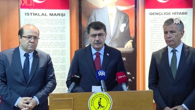 Ankara'da Karne Heyecanı: Vali Vasip Şahin Öğrencilerin Sevincine Ortak Oldu