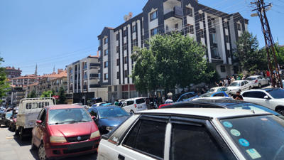 Keçiören'de yol kavgası! Üniversite sınavı ilçe genelinde trafiğe yol açtı