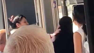 Halk otobüsünde tesettürlü kadına hakaret eden şüpheli gözaltına alındı