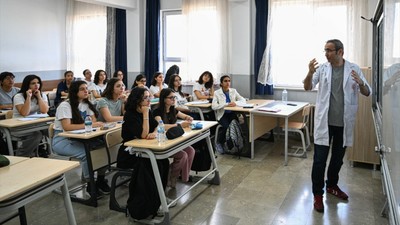 Yaz Tatilinde Eğitim Desteği Başladı: MEB Yaz Kursları ve Yaz Okulları Açıldı