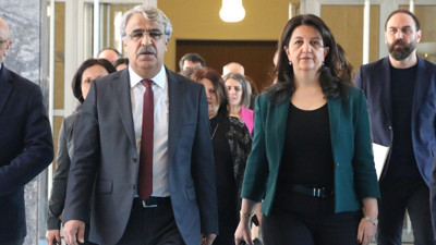 PKK’nın Süleymaniye’deki silah bırakma töreni basına kapatıldı