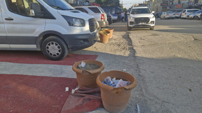 Dutluk Metro İstasyonundaki çevre kirliliği ve altyapı sorunları vatandaşları çileden çıkardı