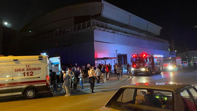 Düğün salonunda yangın paniği: 4 kişi hastaneye kaldırıldı