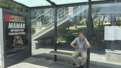 Ankara'da otobüs duraklarında dikkat çeken afiş sorunu! Mamak Metro açılış duyurusu neden kaldırılmadı?
