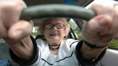 Arabası olan emekli yaşadı