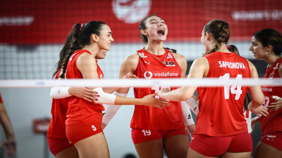 İtalya’yı deviren Filenin Genç Sultanları adını son 16 turuna yazdırdı
