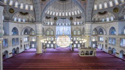 Başkent’in simgesi Kocatepe Camii vatandaşın ibadet merkezi