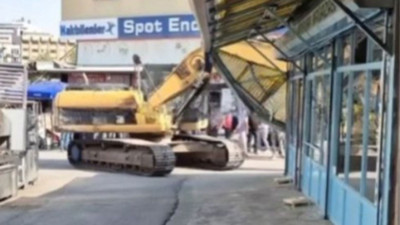 Ulus İtfaiye Meydanı’nda yıkım başladı! Esnaf tepkili