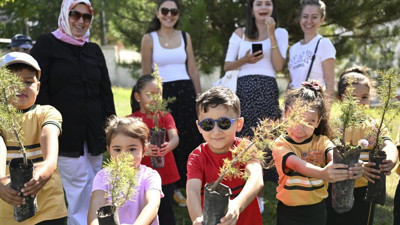 Minik Ellerden Büyük Umutlar: Uyum Haftasında Fidanlar Toprakla Buluştu
