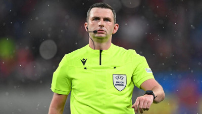 Türkiye – İspanya maçına İngiliz hakem atandı! Michael Oliver ile karne nasıl?