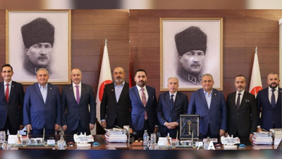 İki partinin Ankara teşkilatından Keçiören Belediye Başkanı Mesut Özarslan'a ziyaret