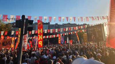 CHP Lideri Özel Tandoğan'da: "Canım Ankara'da darbeye 'hayır' demek için buradayız"