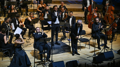 Neşet Ertaş Türküleri Senfonik Ezgilerle Yankılandı