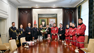 Ankara Valisi Vasip Şahin'den itfaiyecilerle anlamlı buluşma