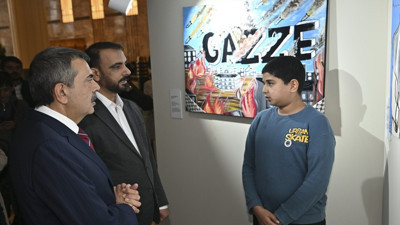 Bakan Tekin, Filistinli Öğrencilerin “Umut Acıya Direnirken” Sergisini Ziyaret Etti