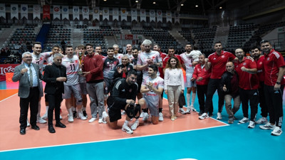 Ziraat Bankkart, Fenerbahçe Medicana’yı 3-2 Mağlup Ederek TSYD Ankara Cumhuriyet Kupası’nı Kazandı