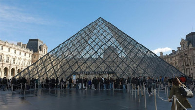 Tarihi mücevherlerin çalındığı Louvre Müzesi nerede?
