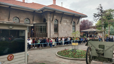 Türkiye’nin dört bir yanından gelen öğrenciler, Ankara’daki tarihi yerleri gezdi