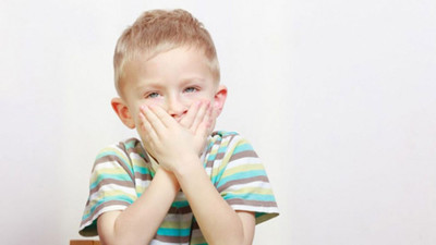 Uzmanlar uyarıyor: “Kekemeliğin geçmesini beklemek kalıcılığı artırıyor”