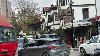 Hacettepe Üniversitesi girişinde yol krizi: Sürücüler arasında gerginlik çıktı!