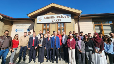 Kırşehirliler Vakfı, Cumhuriyet Bayramı'nda üniversite öğrencileri ile bir araya geldi