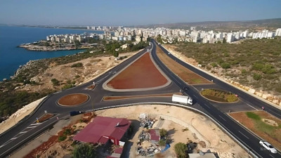 Adana-Erdemli arası kaç kilometre ve yolculuk kaç saat sürüyor?