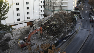 Çankaya’da 5 Katlı Bina Yıkım Sırasında Çöktü