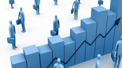 Hizmet sektöründe yıllık büyüme sürerken, aylık hafif durgunluk göze çarpıyor