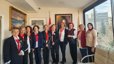 İpek kozasından sanata bir kadın dayanışması hikayesi: "Türkiye'nin bütün kızları okusun"