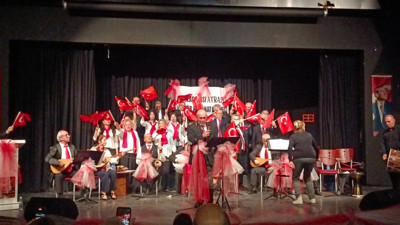 Ankara'da Öğretmenler Günü konseri: Türkülerle dolu unutulmaz gece ve ay yıldızlı final