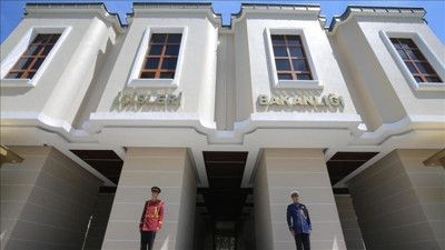 İçişleri Bakanlığına hangi otobüs gider, metro ile ulaşım var mı, nerede?